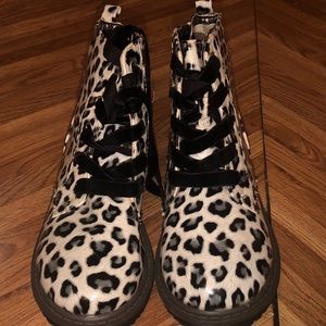 New Cherokee Animal print Boots size 11